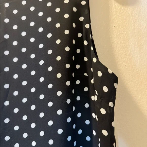 Forever 21 Black and White Polka Dot Sleeveless Camisole - Picture 4 of 6